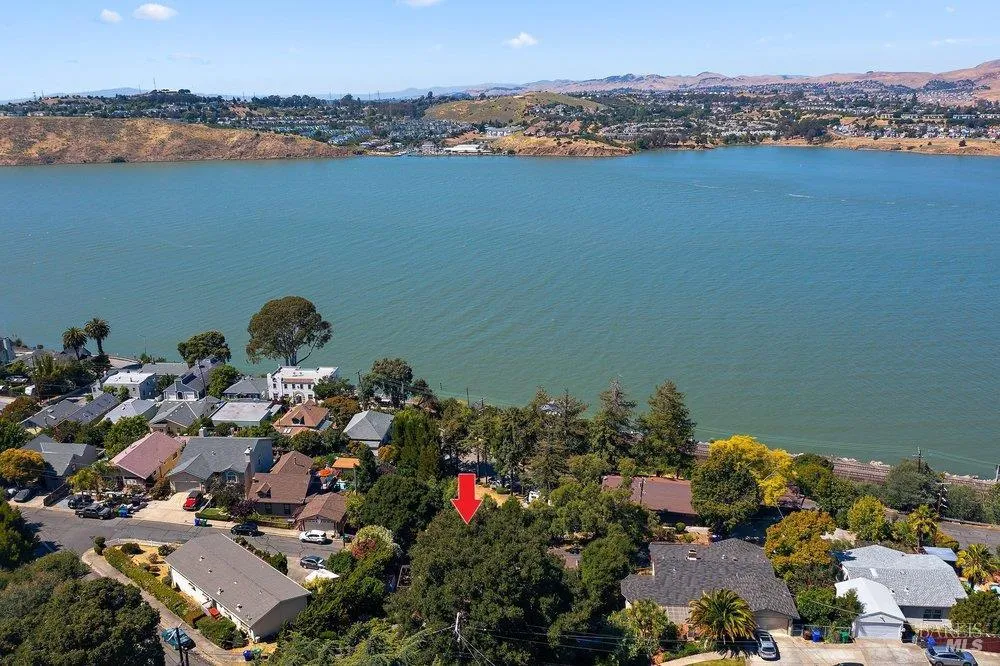 356 Alexander Street Crockett, CA 94525
