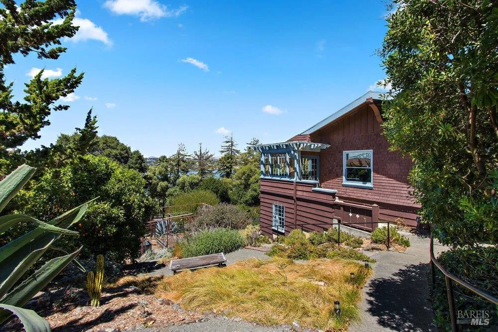 356 Alexander Street Crockett, CA 94525