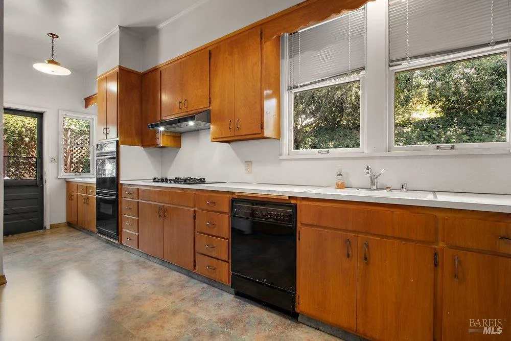 356 Alexander Street Crockett, CA 94525