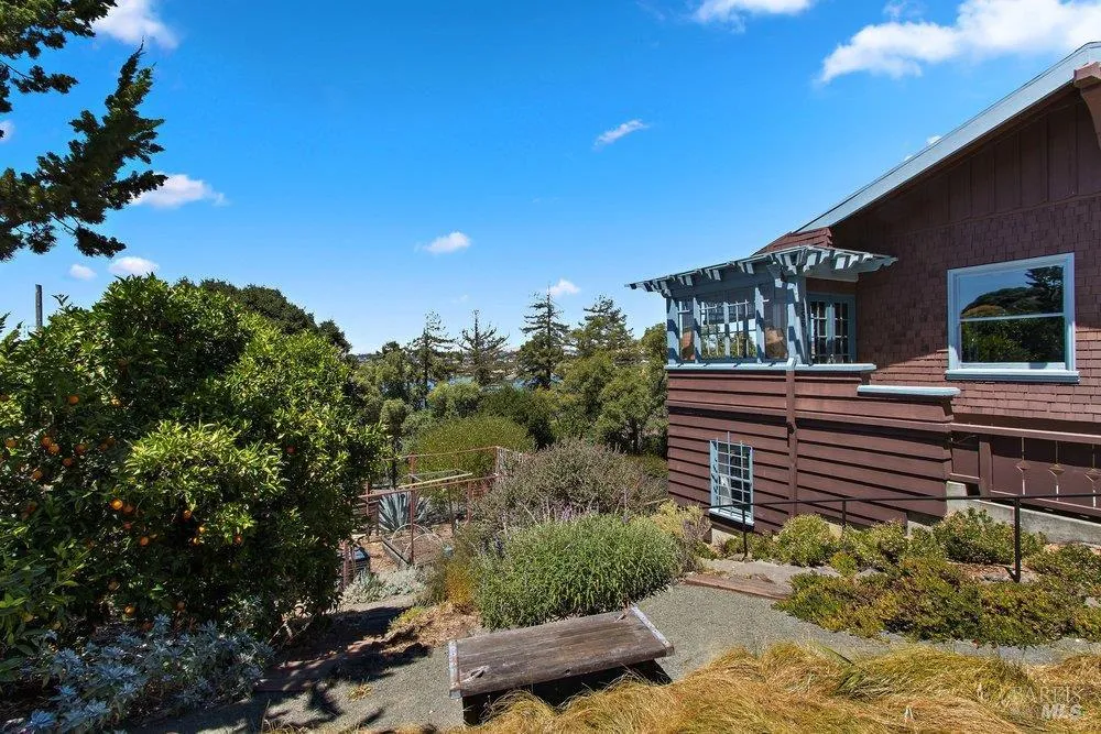 356 Alexander Street Crockett, CA 94525
