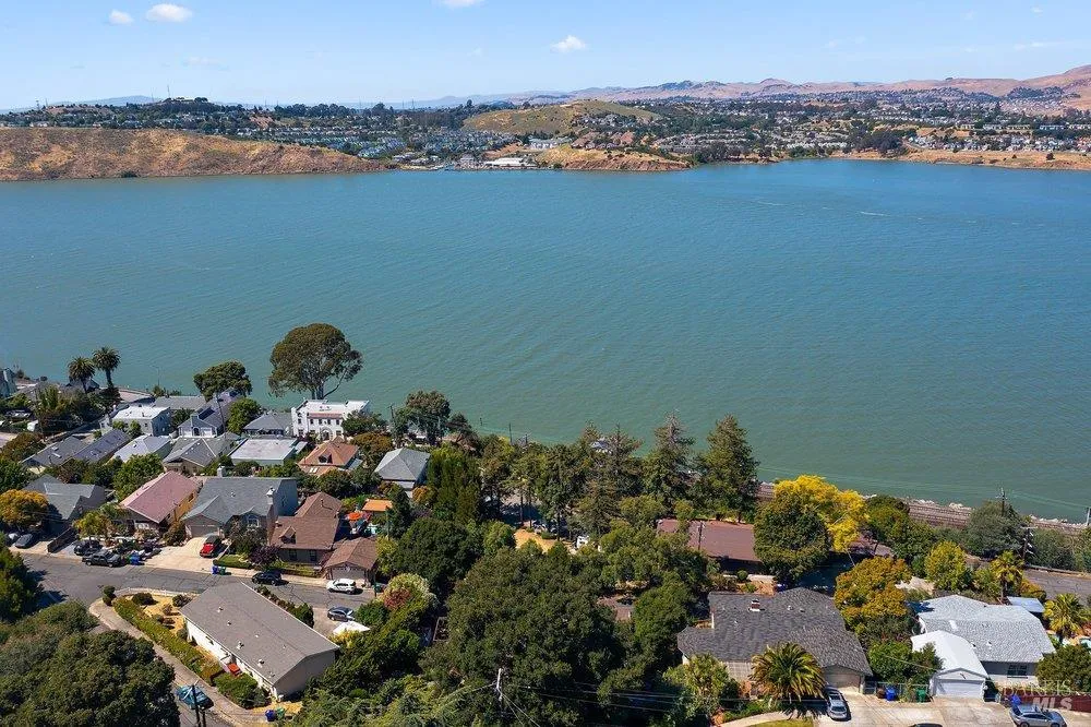 356 Alexander Street Crockett, CA 94525