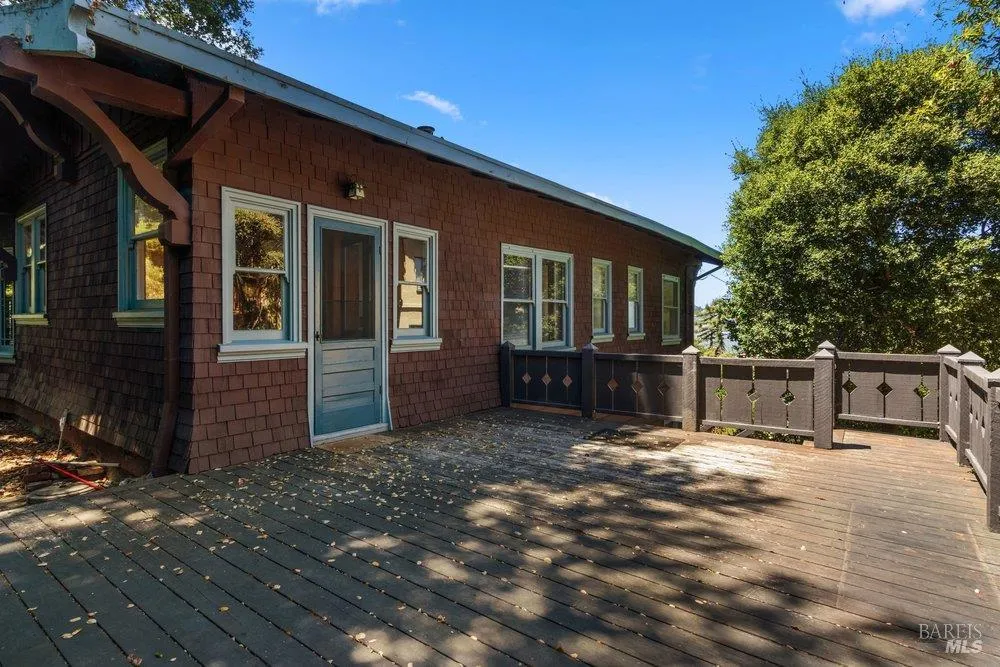 356 Alexander Street Crockett, CA 94525