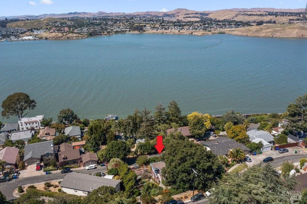 356 Alexander Street Crockett, CA 94525