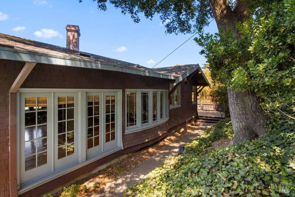 356 Alexander Street Crockett, CA 94525