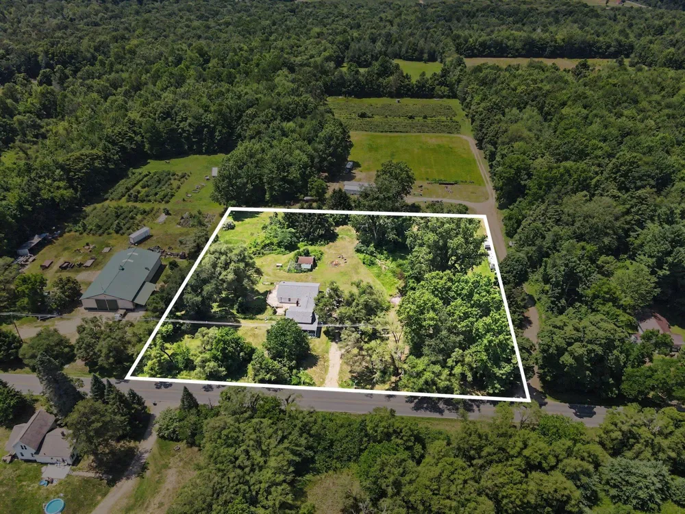 17180 Co Rd 215 Columbia Township, MI 49056