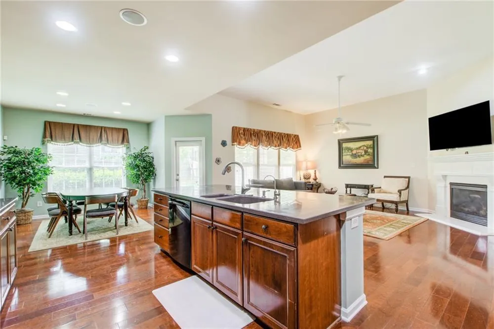 529 Olympic Way Acworth, GA 30102