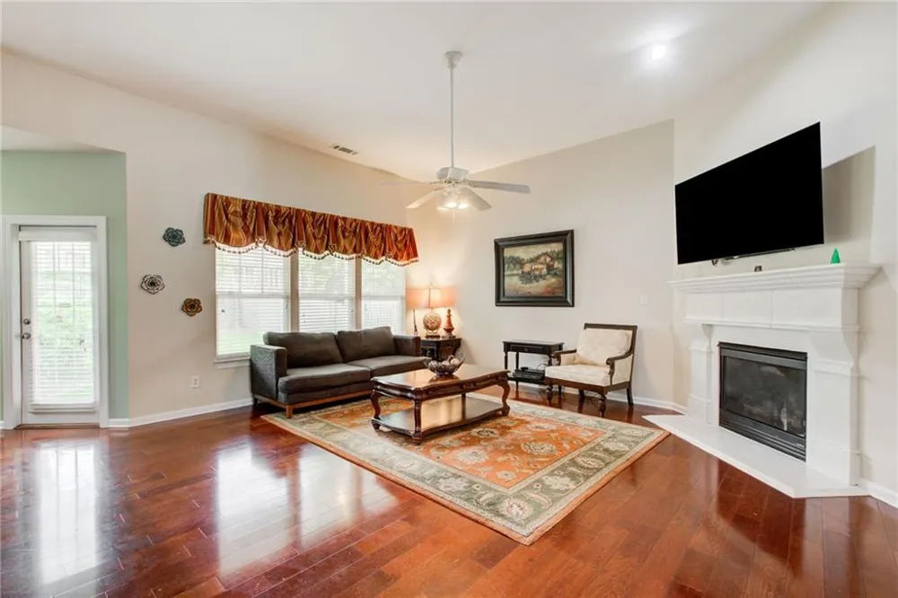 529 Olympic Way Acworth, GA 30102