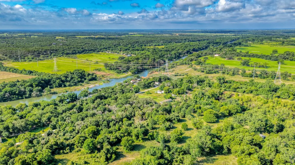 186 County Rd 3650 Clifton, TX 76634