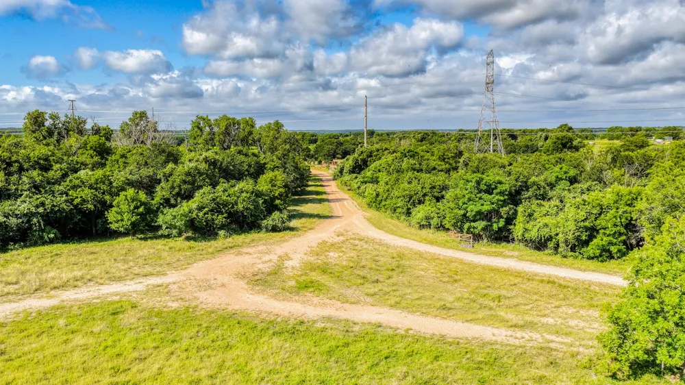 186 County Rd 3650 Clifton, TX 76634