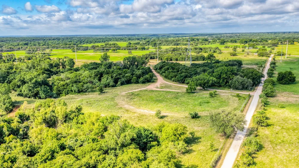 186 County Rd 3650 Clifton, TX 76634