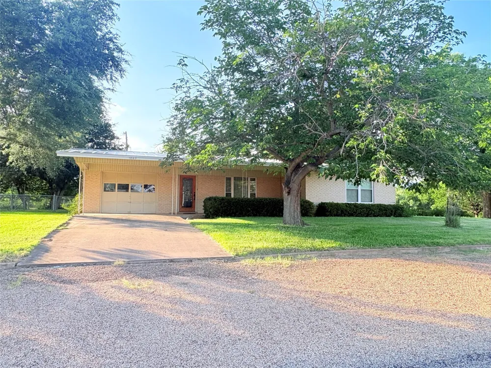1803 Lantana Ln Kingsland, TX 78639