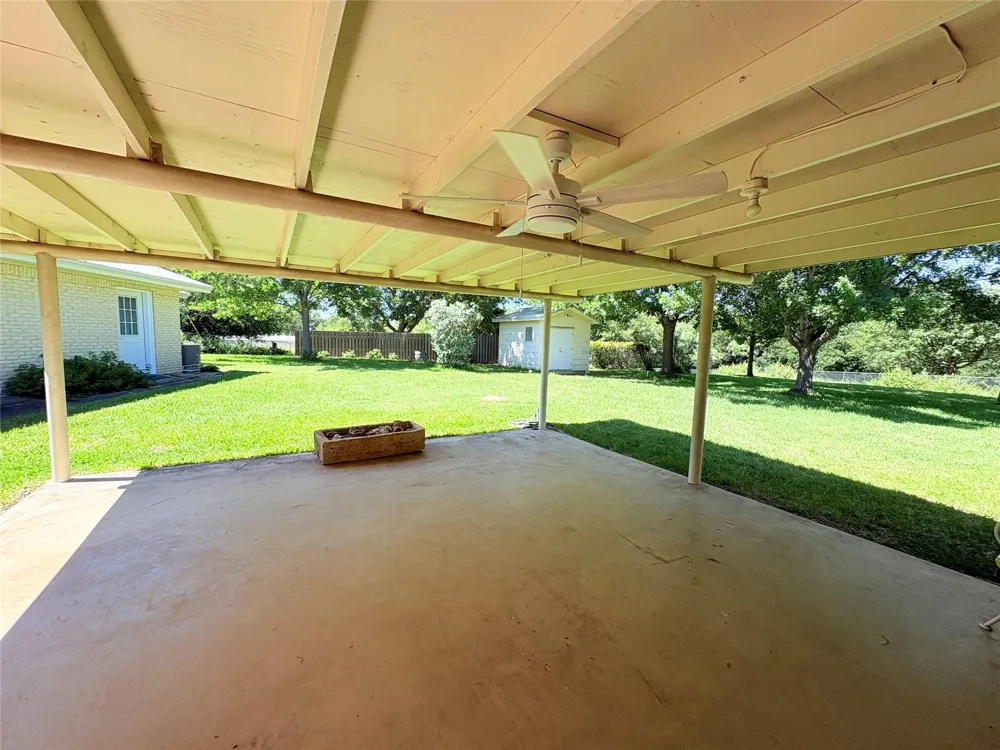 1803 Lantana Ln Kingsland, TX 78639