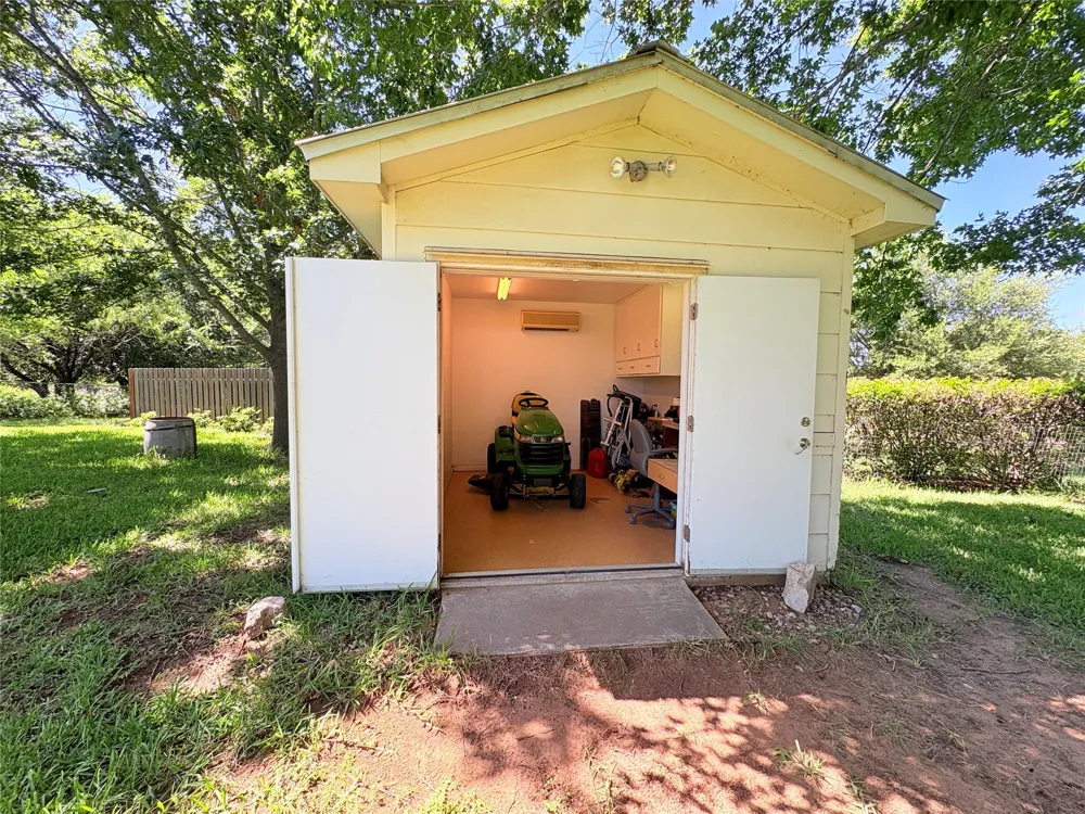 1803 Lantana Ln Kingsland, TX 78639