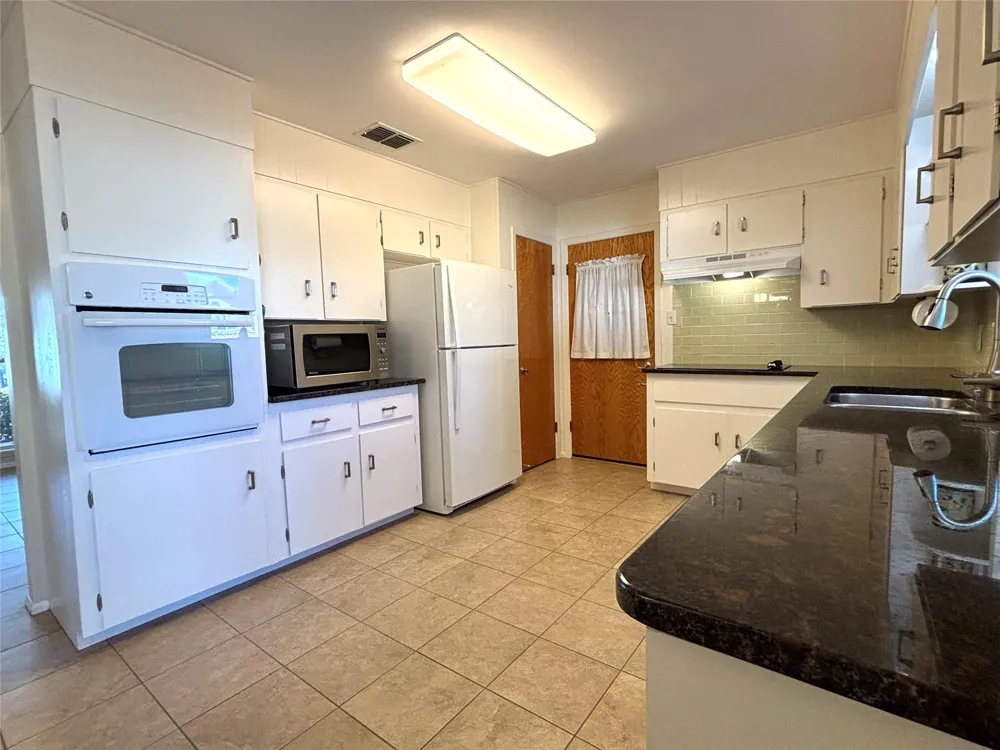 1803 Lantana Ln Kingsland, TX 78639