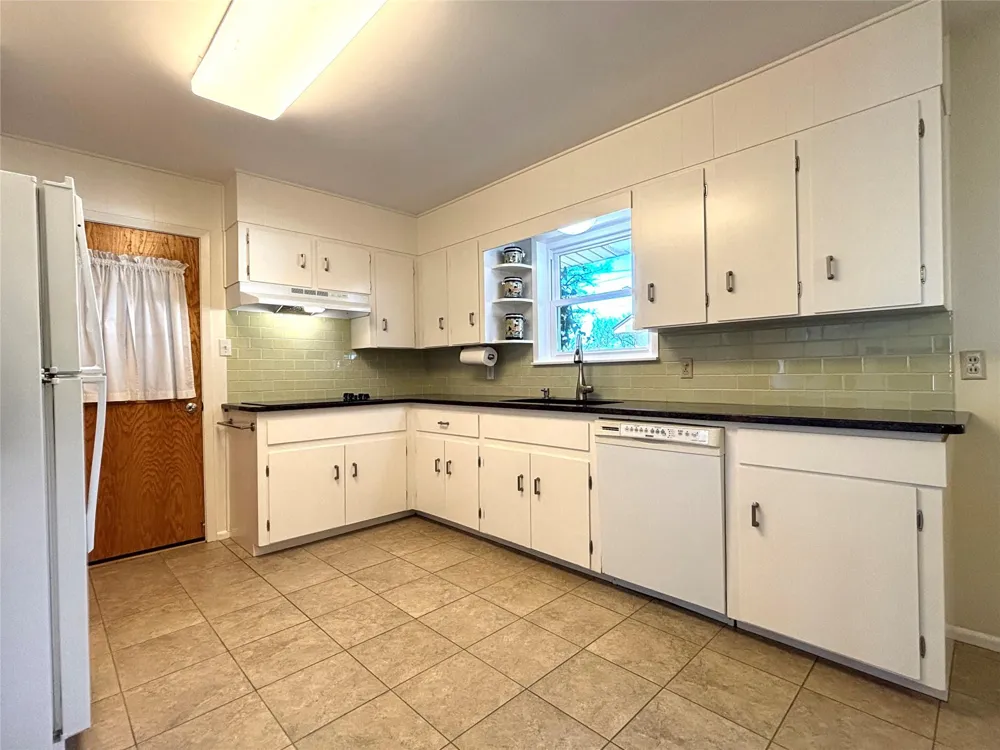 1803 Lantana Ln Kingsland, TX 78639