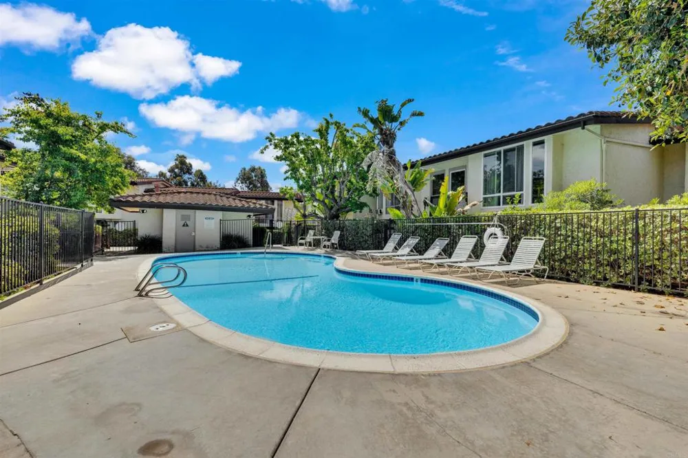 2402 Altisma Way #D Carlsbad, CA 92009