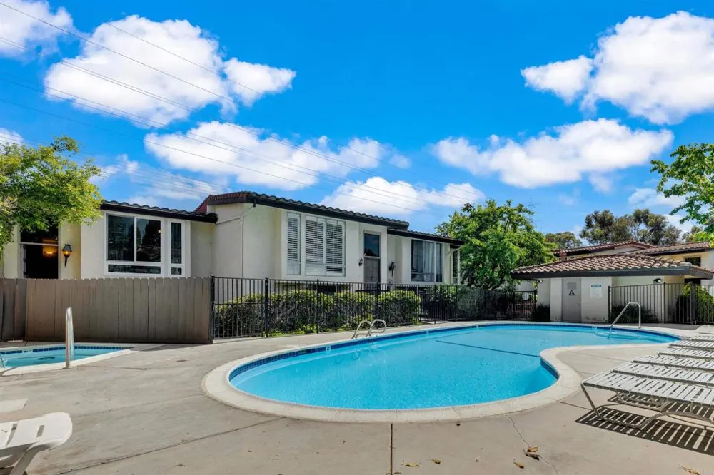 2402 Altisma Way #D Carlsbad, CA 92009