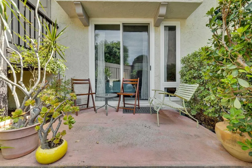 2402 Altisma Way #D Carlsbad, CA 92009