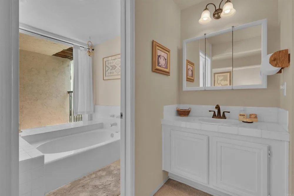 2402 Altisma Way #D Carlsbad, CA 92009