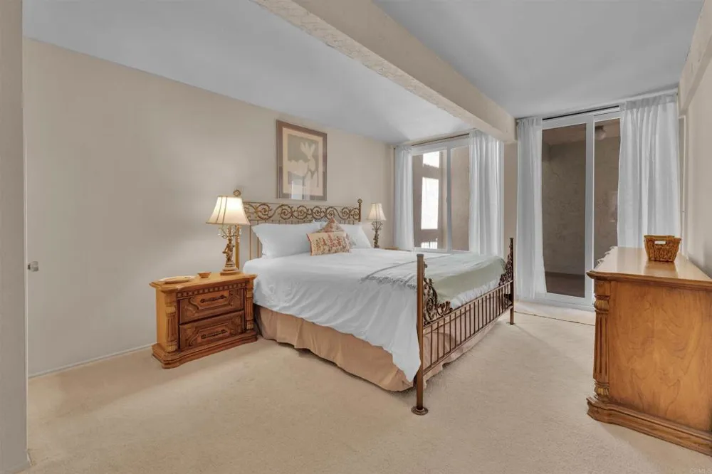 2402 Altisma Way #D Carlsbad, CA 92009