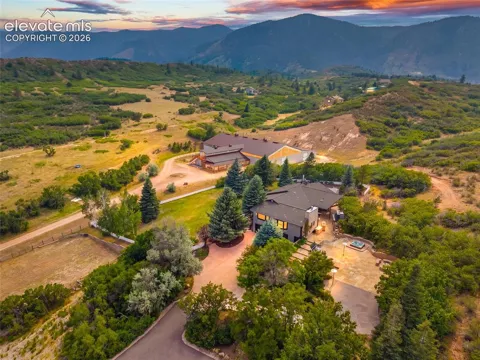 3572 White Bear Point