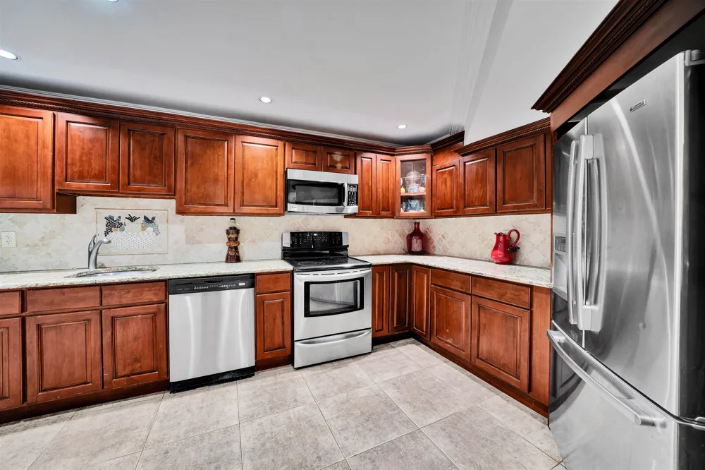 317 ROCK RIDGE CT Franklin Lakes, NJ 07417