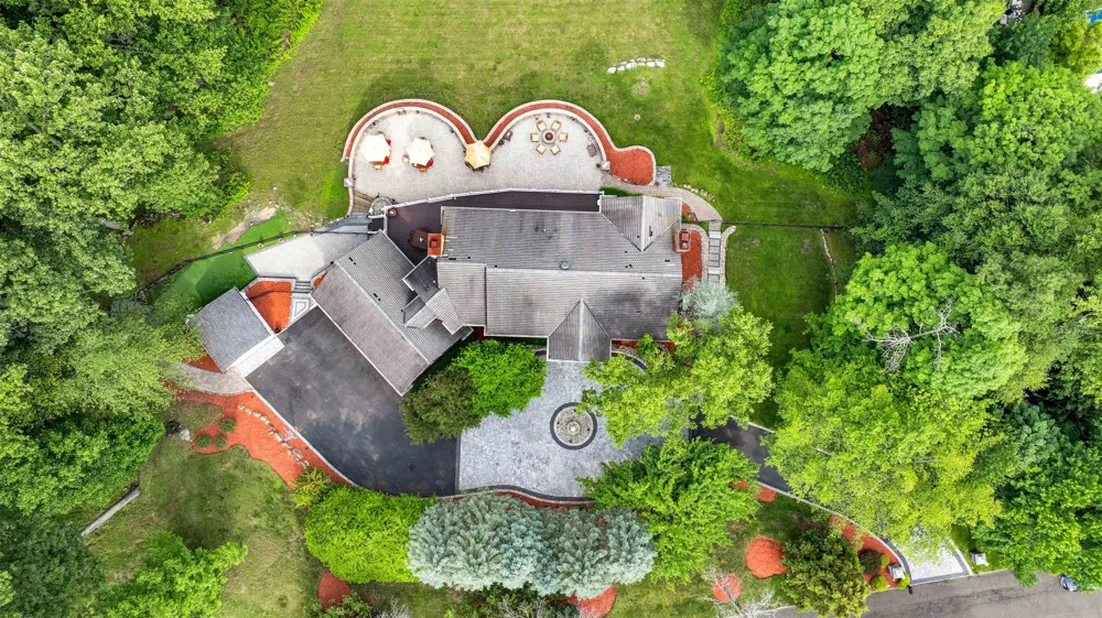 317 ROCK RIDGE CT Franklin Lakes, NJ 07417