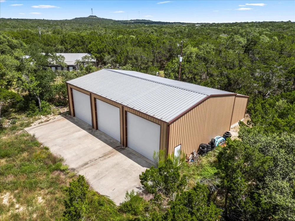 701 Old Oaks Ranch Road Wimberley, TX 78676