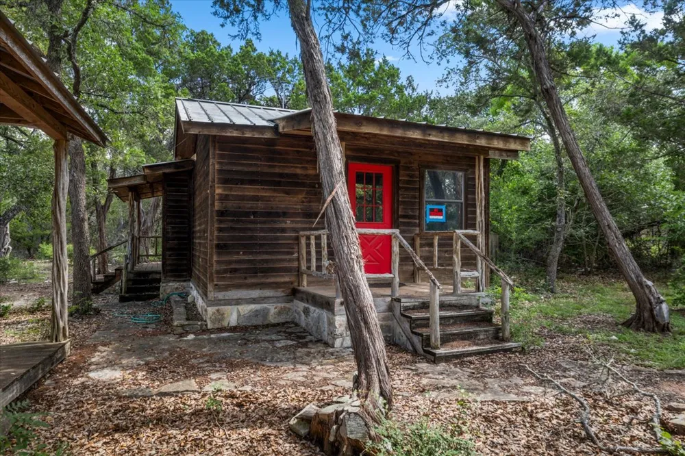 701 Old Oaks Ranch Road Wimberley, TX 78676