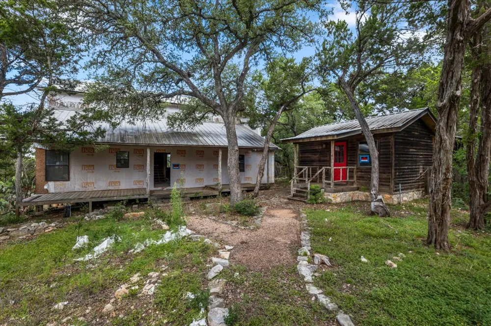 701 Old Oaks Ranch Road Wimberley, TX 78676