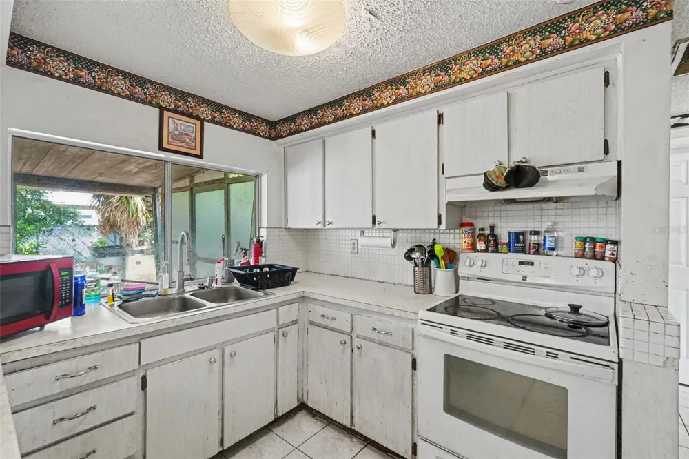 3317 BAINBRIDGE DRIVE Holiday, FL 34691