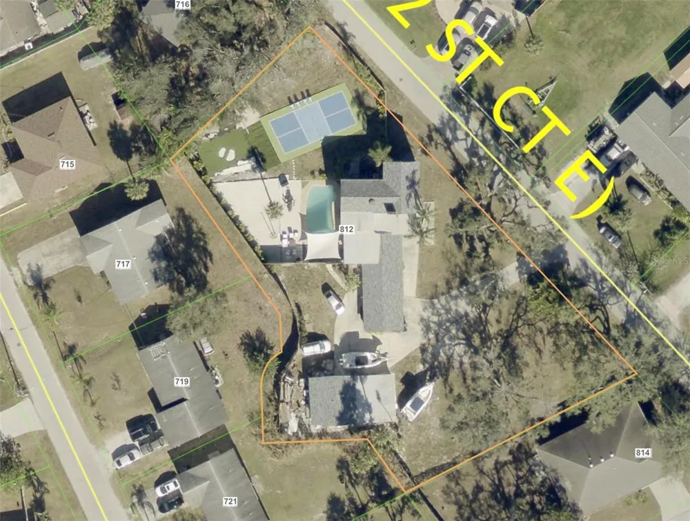 812 TROPICAL DRIVE Bradenton, FL 34208