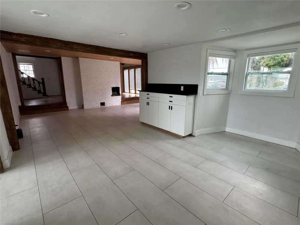 812 TROPICAL DRIVE Bradenton, FL 34208