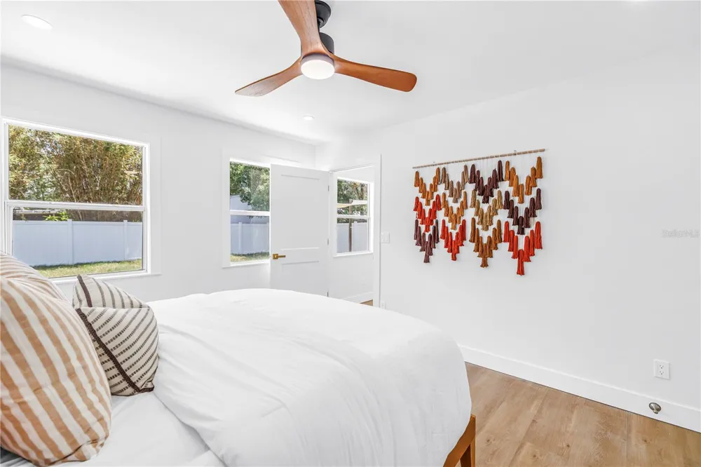 1221 36TH TERRACE St Petersburg, FL 33704