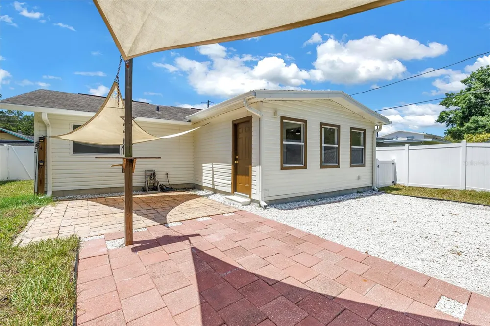 1221 36TH TERRACE St Petersburg, FL 33704