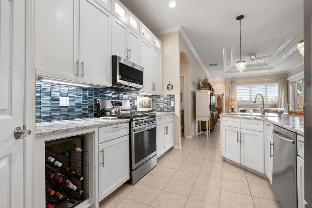 264 DAHLIA COURT Bradenton, FL 34212