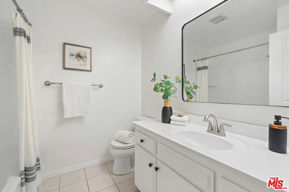 14468 Yukon Avenue Hawthorne, CA 90250