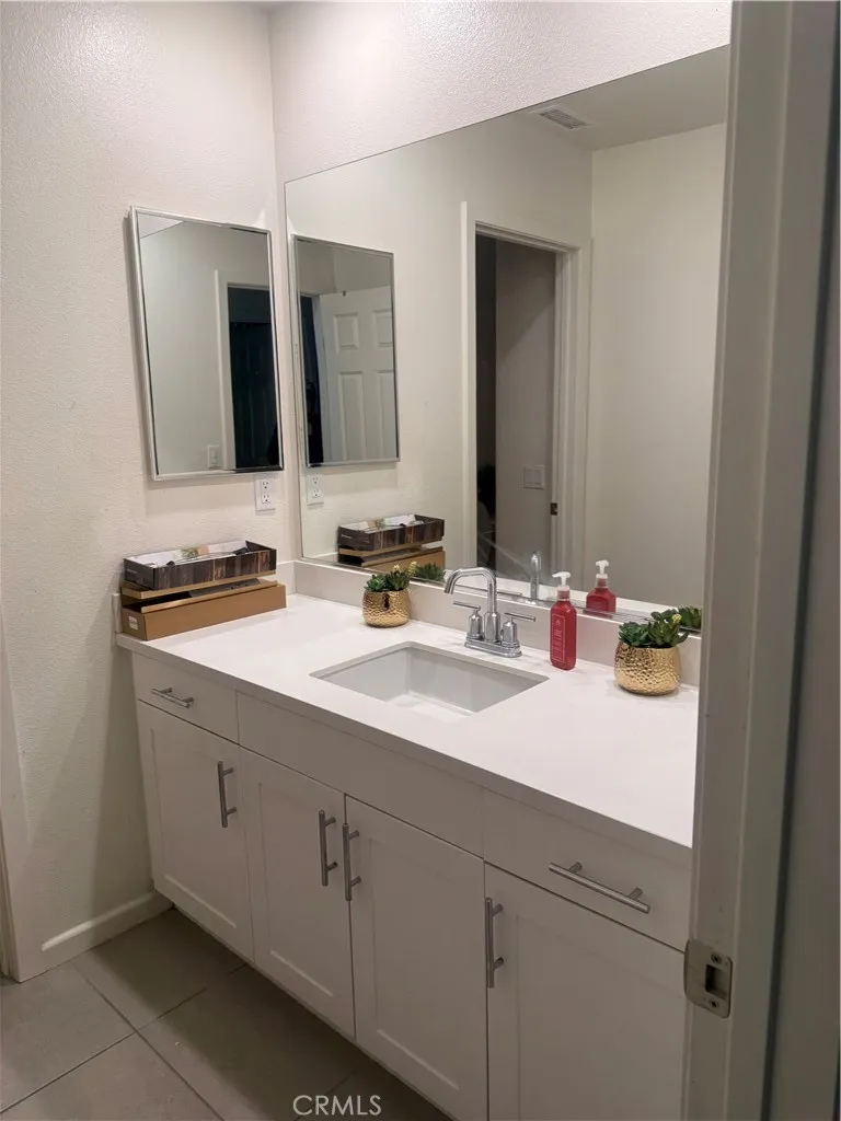 467 Pinewood Rialto, CA 92376