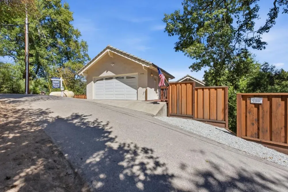 21546 Alma Court Los Gatos, CA 95033