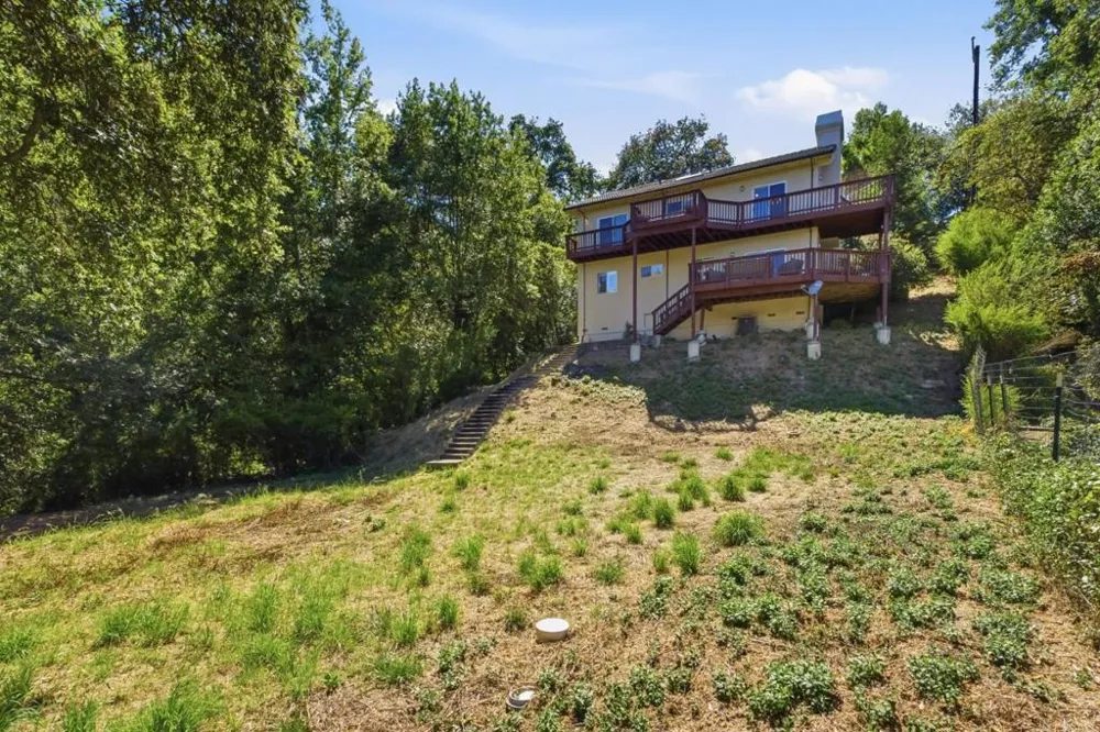 21546 Alma Court Los Gatos, CA 95033