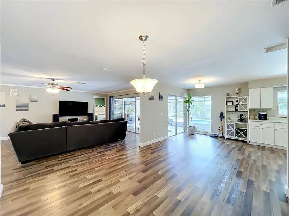 1523 CANTERBURY CIRCLE Casselberry, FL 32707