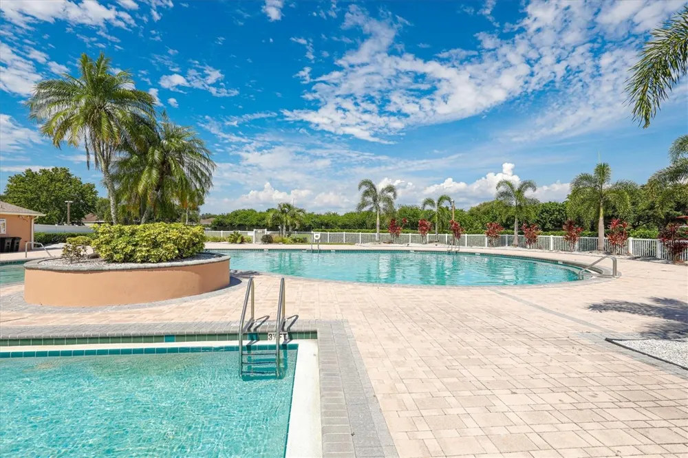 4642 SABAL KEY DRIVE Bradenton, FL 34203