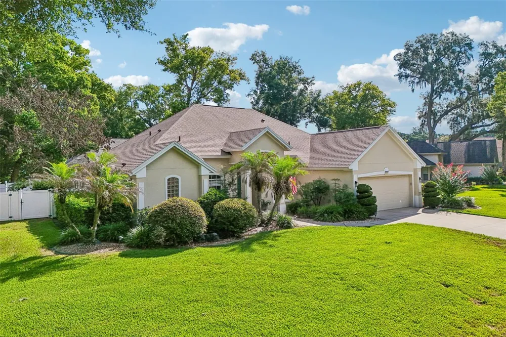 19323 PARK PLACE BOULEVARD Eustis, FL 32736