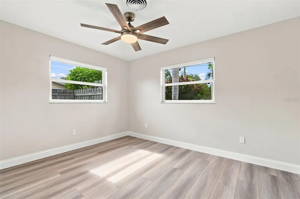 101 92ND AVENUE St Petersburg, FL 33702