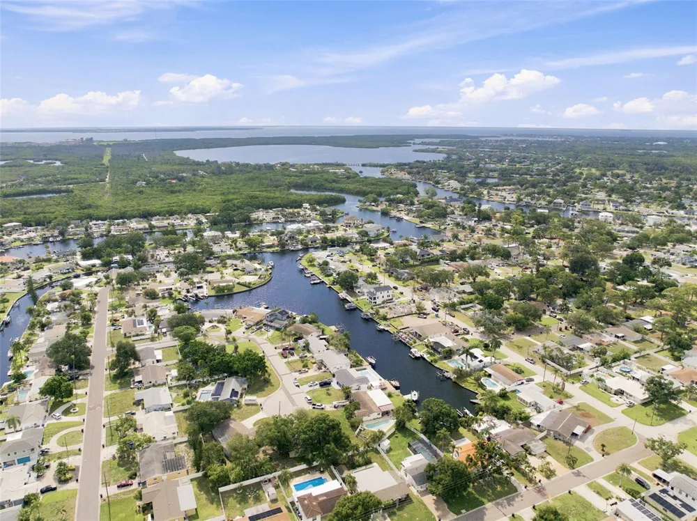101 92ND AVENUE St Petersburg, FL 33702