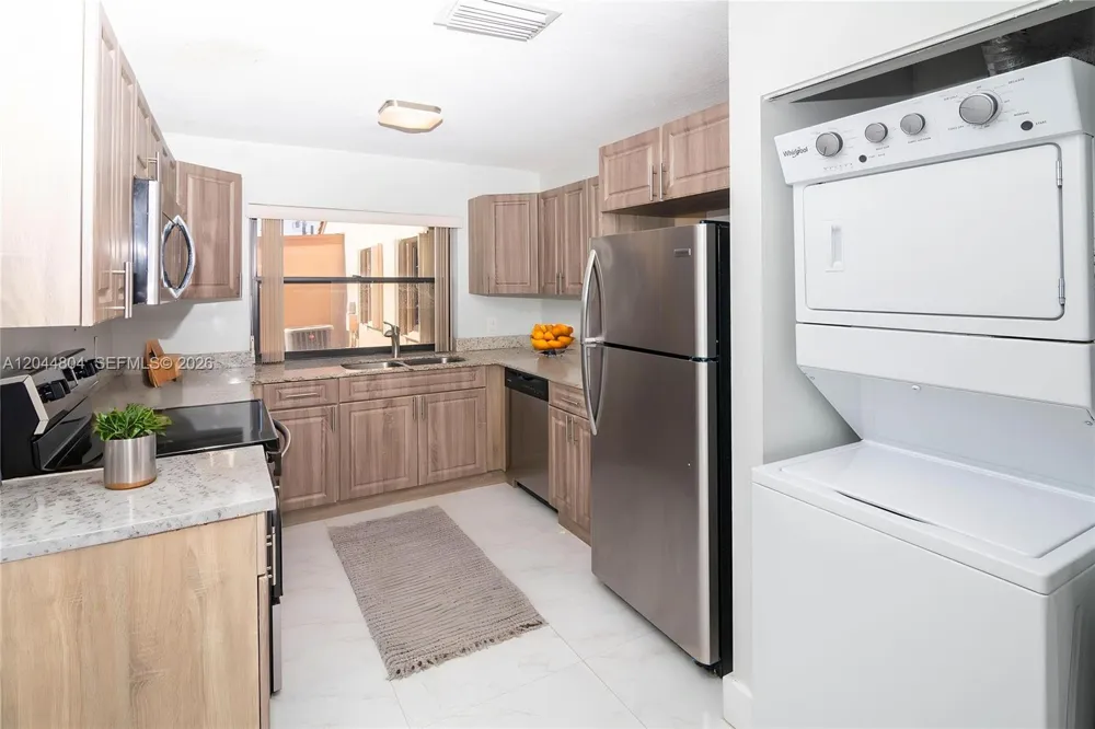 17059 NW 60th Ct Hialeah, FL 33015