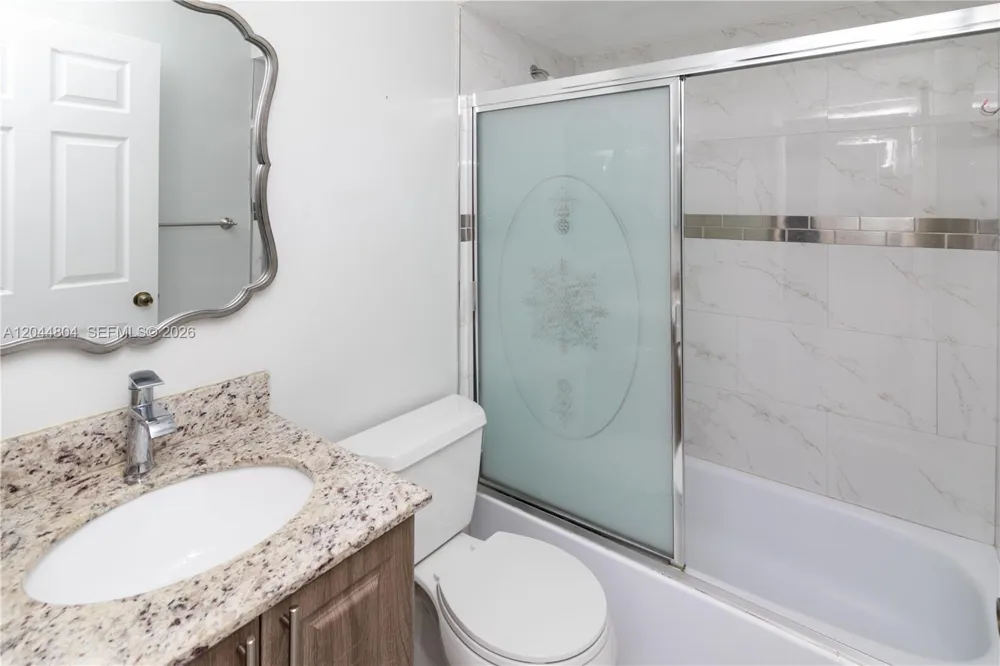 17059 NW 60th Ct Hialeah, FL 33015