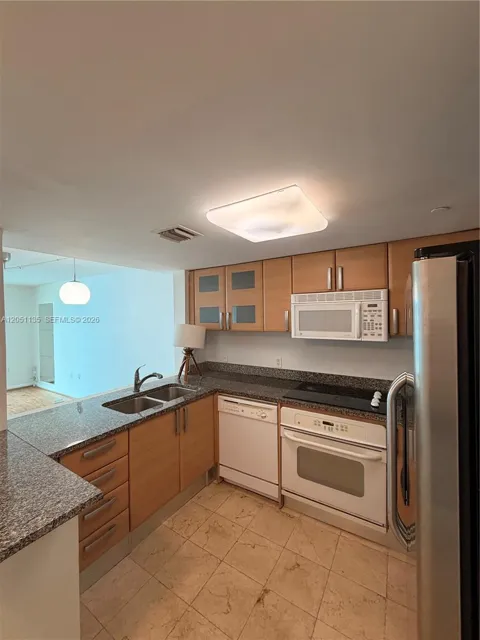 2101 Brickell Ave #502