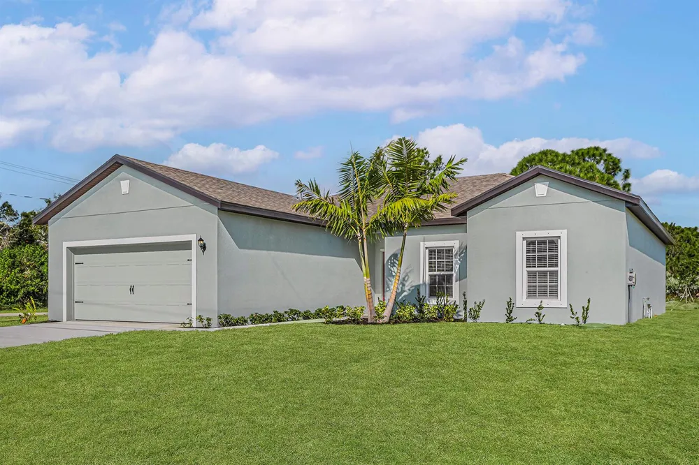 7725 95th Avenue Vero Beach, FL 32967