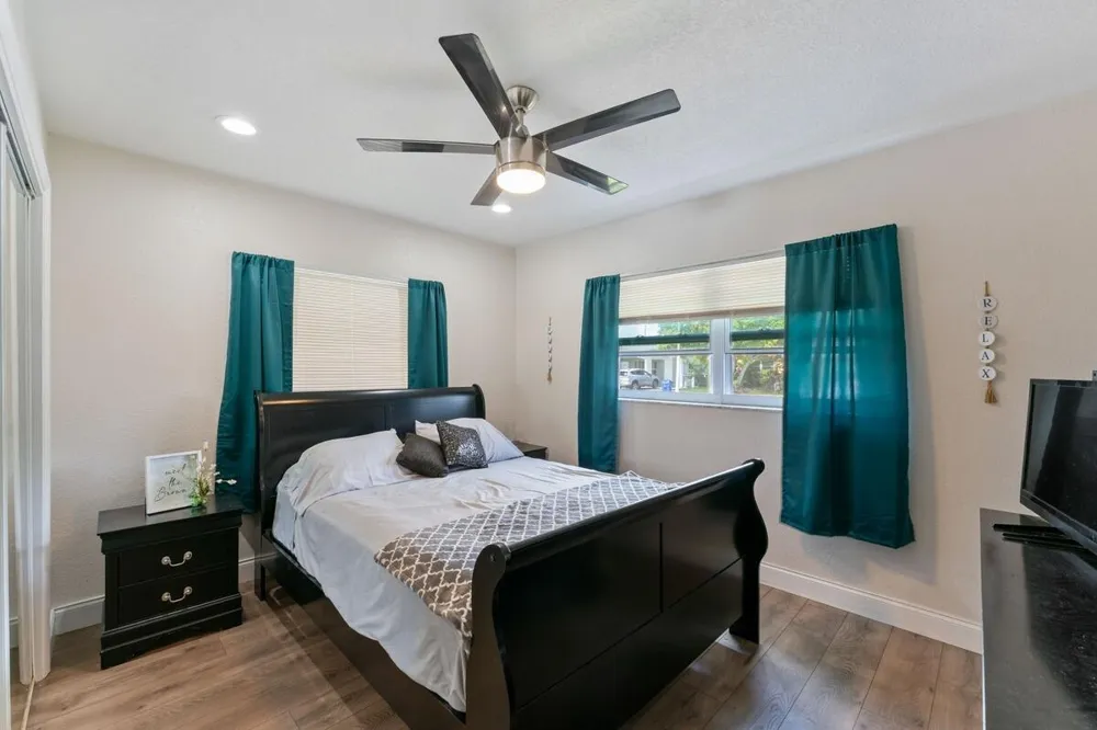 4184 NW 52nd Avenue Lauderdale Lakes, FL 33319